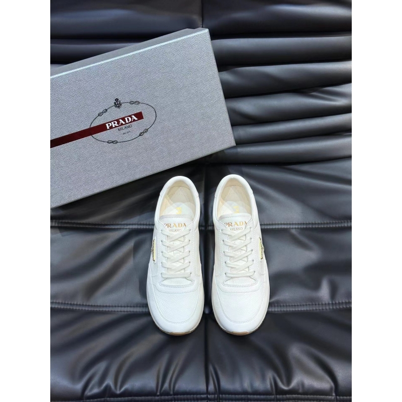 Pra*a casual shoes